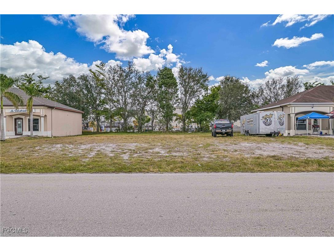 1702 NE 10th Terrace Cape Coral FL 33909 2025004280 image5