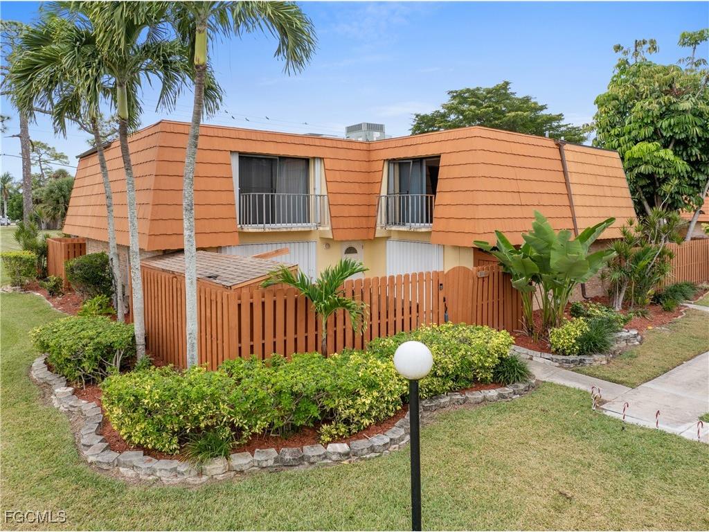 1702 Park Meadows Drive #1 Fort Myers FL 33907 2025024391 image1