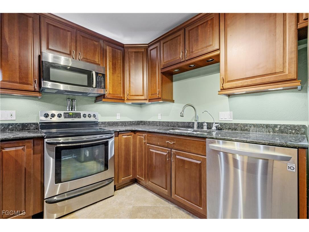 1702 Park Meadows Drive #1 Fort Myers FL 33907 2025024391 image10