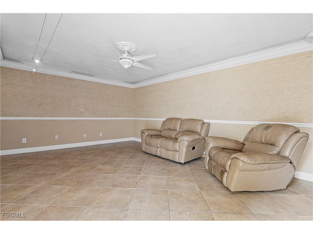 1702 Park Meadows Drive #1 Fort Myers FL 33907 2025024391 image4