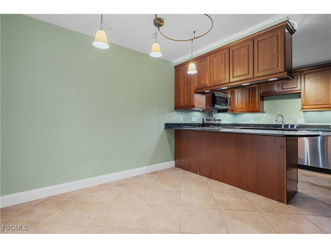 1702 Park Meadows Drive #1 Fort Myers FL 33907 2025024391 image8
