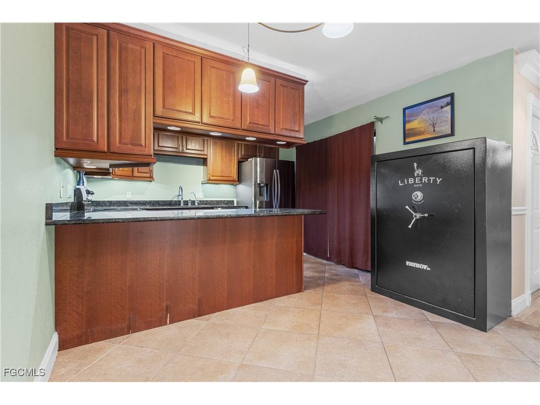 1702 Park Meadows Drive #1 Fort Myers FL 33907 2025024391 image9