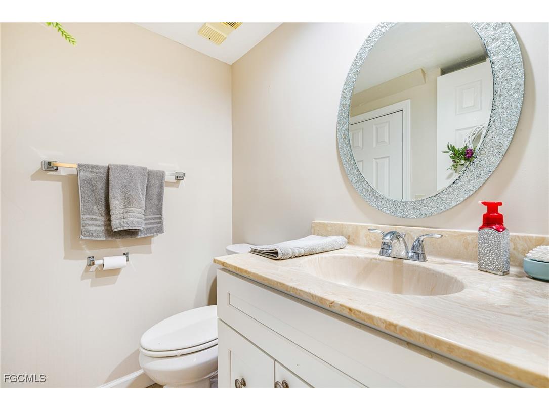 17025 Golfside Circle #303 Fort Myers FL 33908 2025011142 image9