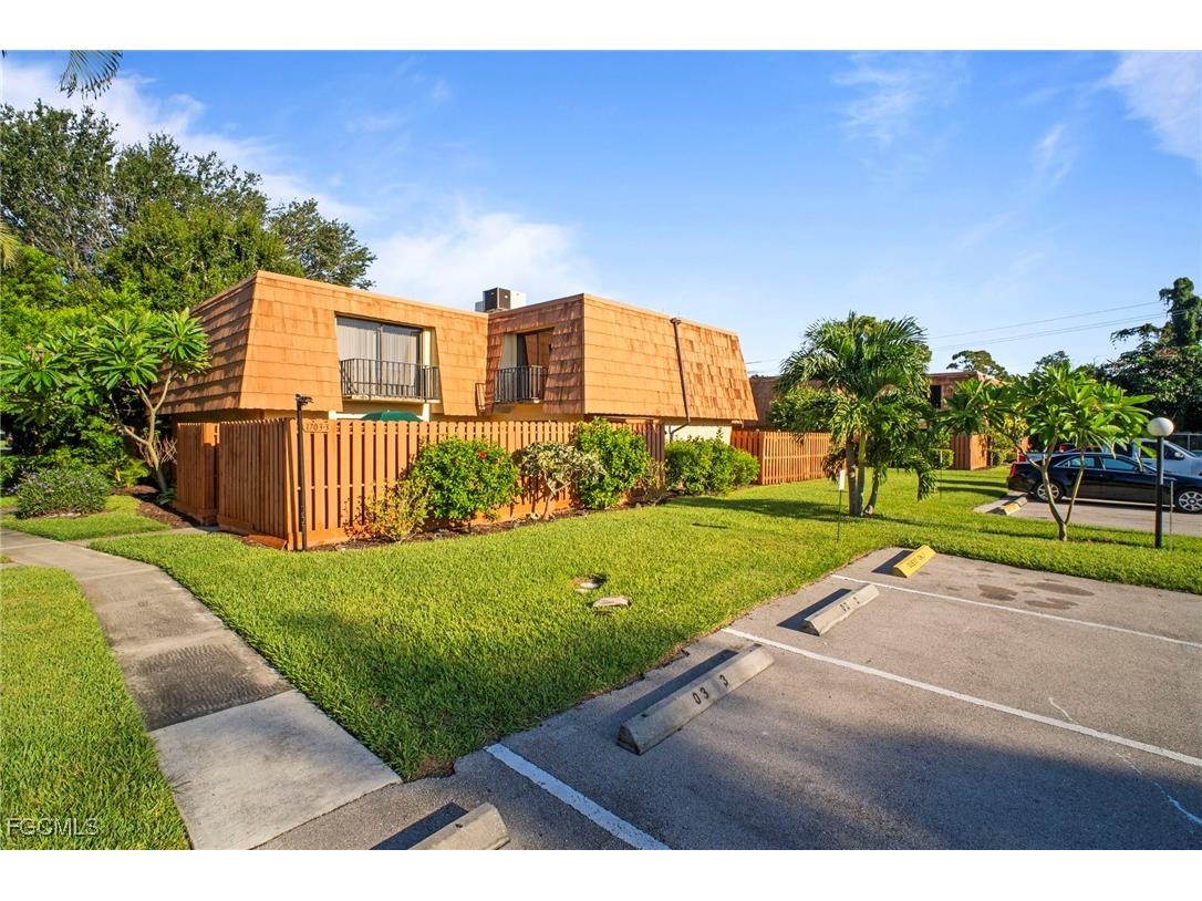 1703 Park Meadows Drive Fort Myers FL 33907 2025006344 image1