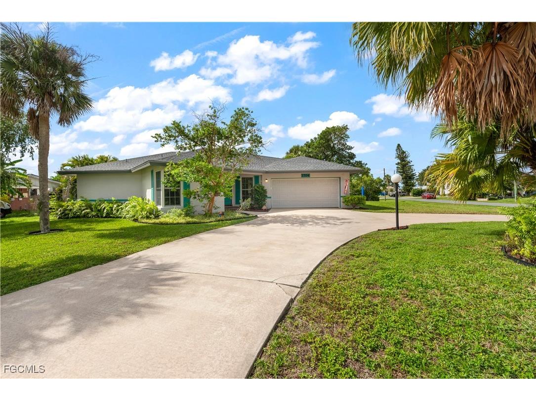 1704 Coral Way North Fort Myers FL 33917 225052135 image1