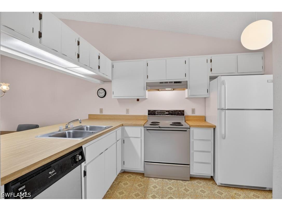 1704 Kings Lake Boulevard #201 Naples FL 34112 226012581 image9