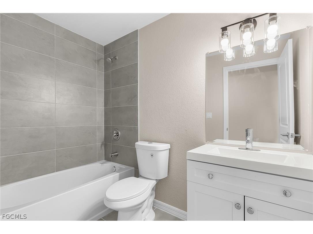 1704 NE 33rd Lane Cape Coral FL 33909 2026012749 image18