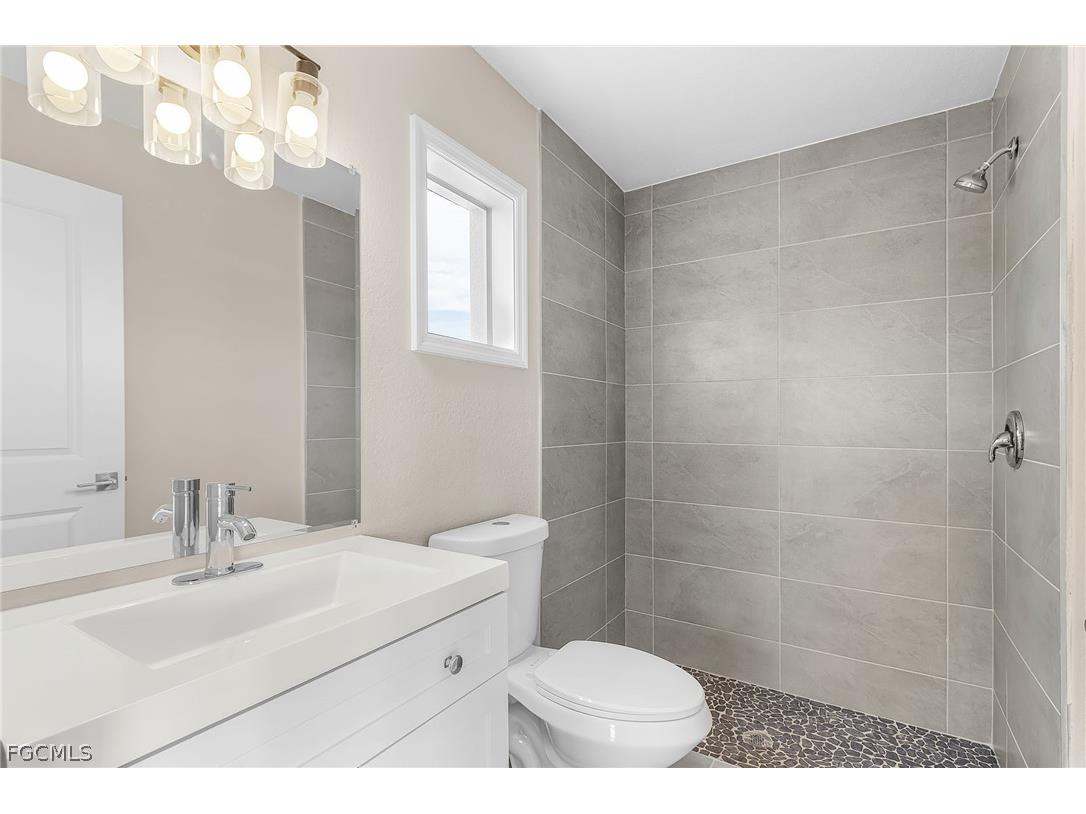 1704 NE 33rd Lane Cape Coral FL 33909 2026012749 image21