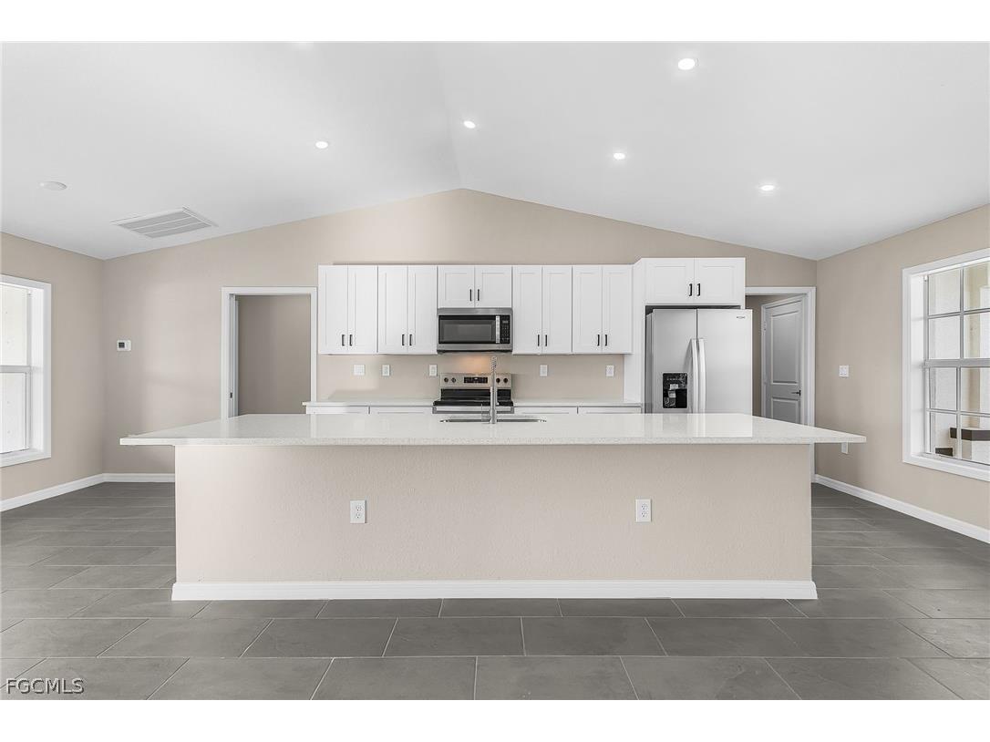 1704 NE 33rd Lane Cape Coral FL 33909 2026012749 image4