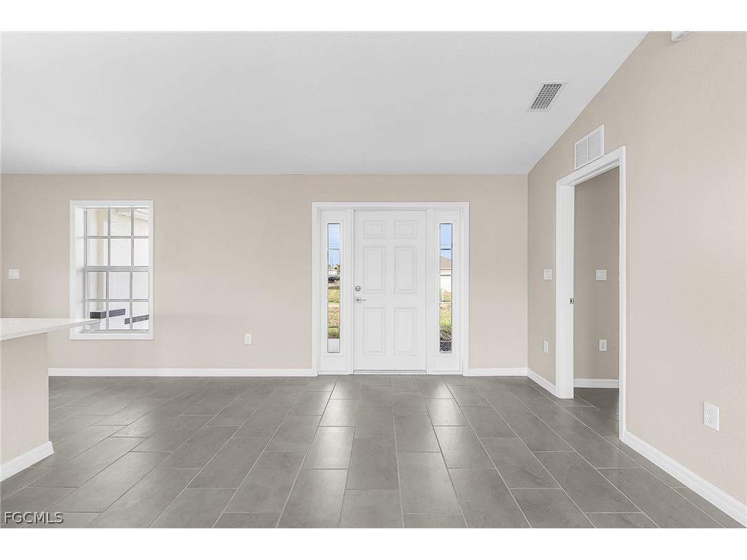 1704 NE 33rd Lane Cape Coral FL 33909 2026012749 image8