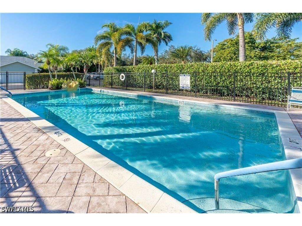 1704 Royal Circle #602 Naples FL 34112 226014959 image30