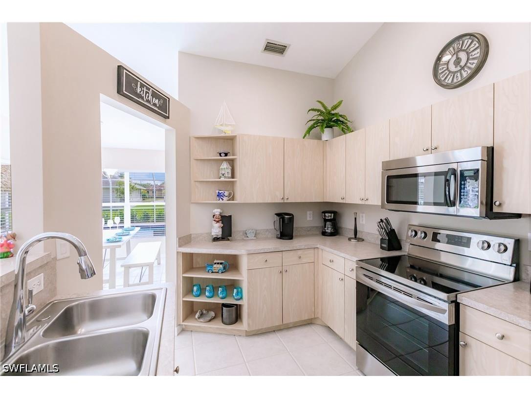 1704 SW 44th Terrace Cape Coral FL 33914 226021510 image8