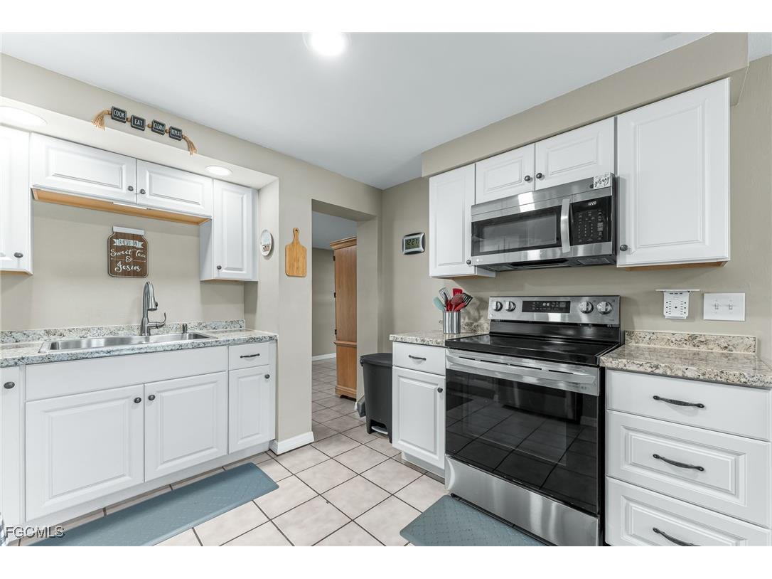 17040 E Lake Drive North Fort Myers FL 33917 2025017252 image13