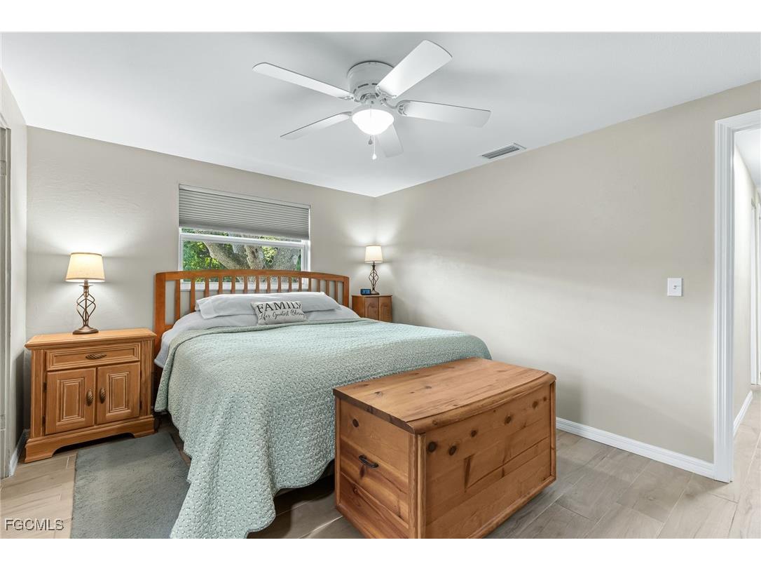 17040 E Lake Drive North Fort Myers FL 33917 2025017252 image18