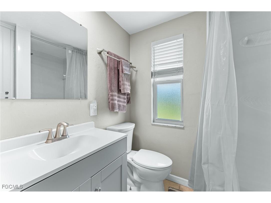 17040 E Lake Drive North Fort Myers FL 33917 2025017252 image19