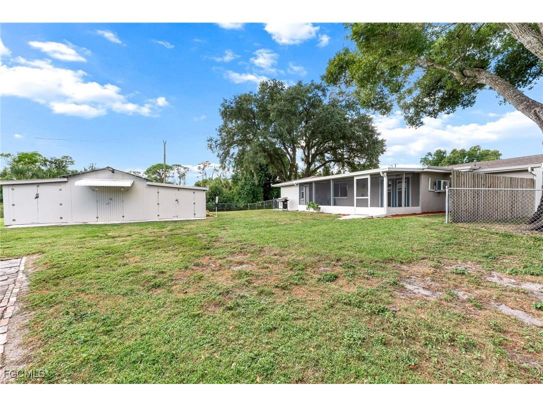 17040 E Lake Drive North Fort Myers FL 33917 2025017252 image30