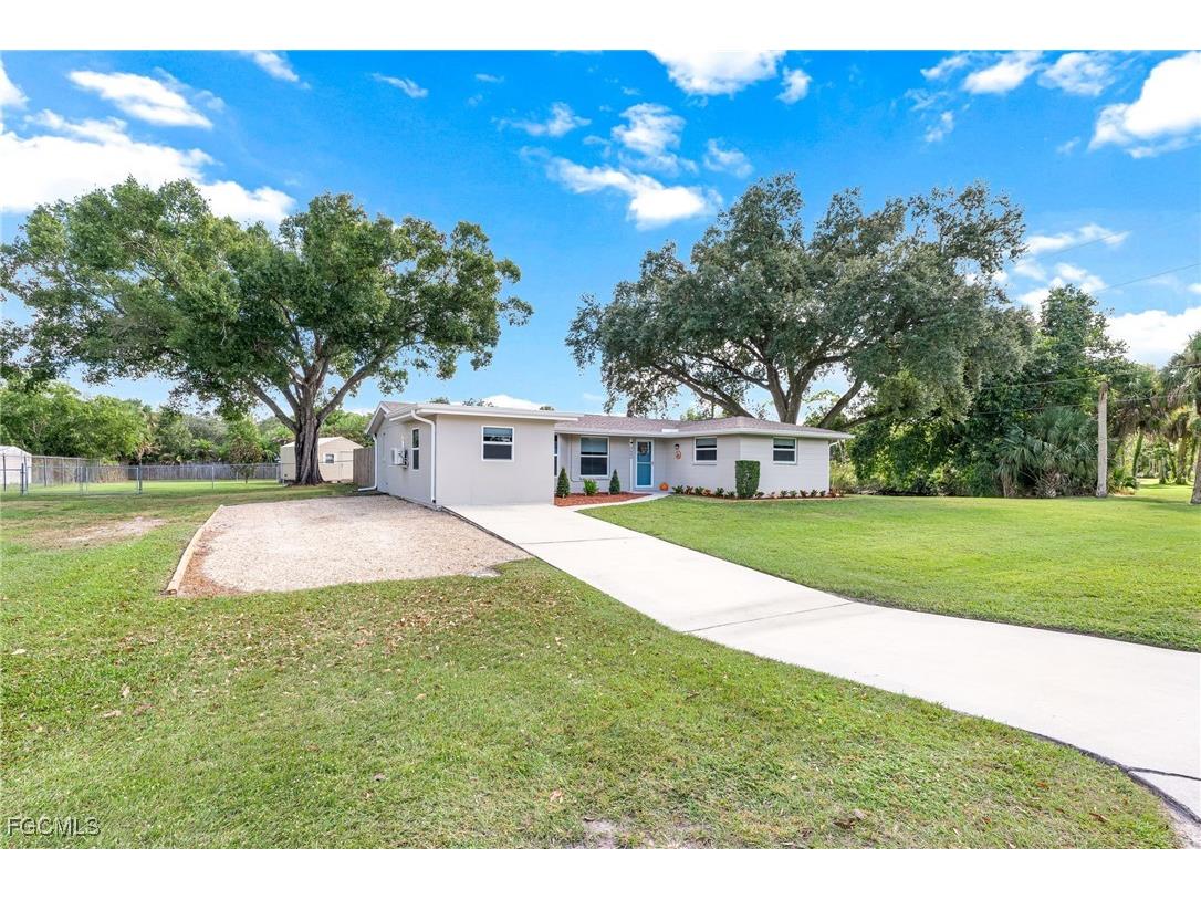 17040 E Lake Drive North Fort Myers FL 33917 2025017252 image6