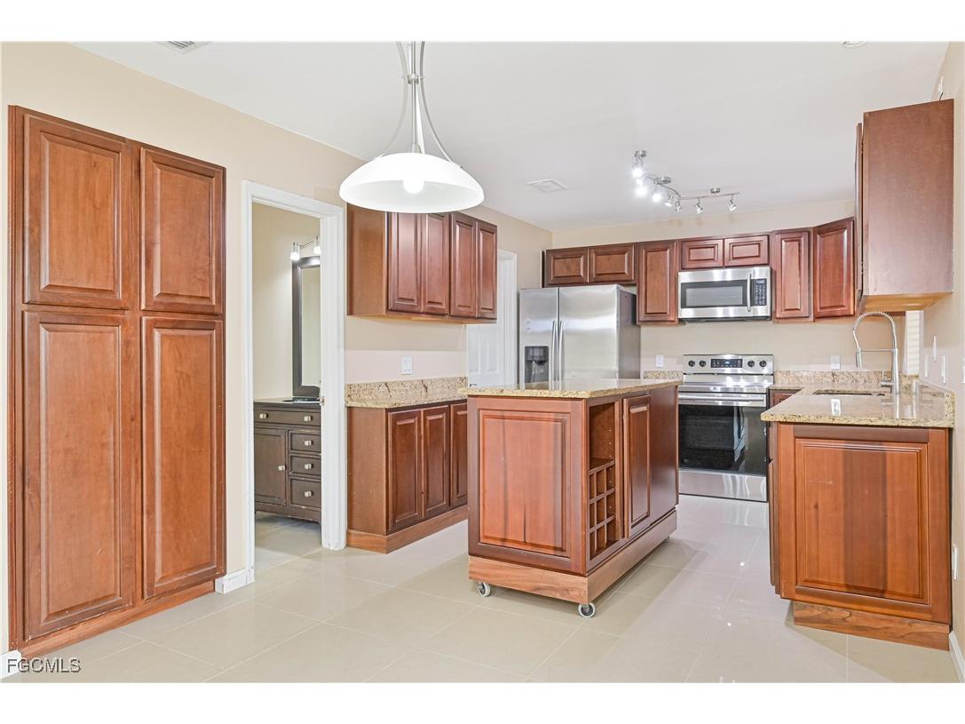 17040 Golfside Circle #801 Fort Myers FL 33908 2025014407 image7