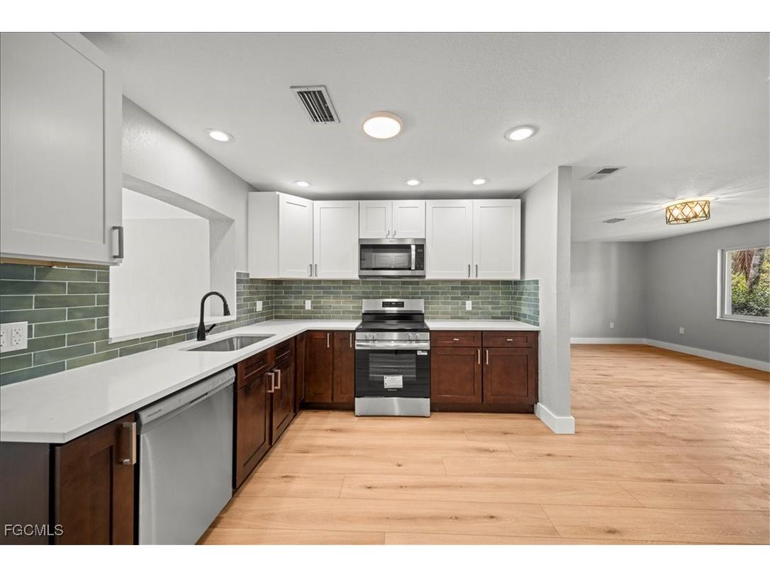 17042 Wayzata Court North Fort Myers FL 33917 2025010020 image6