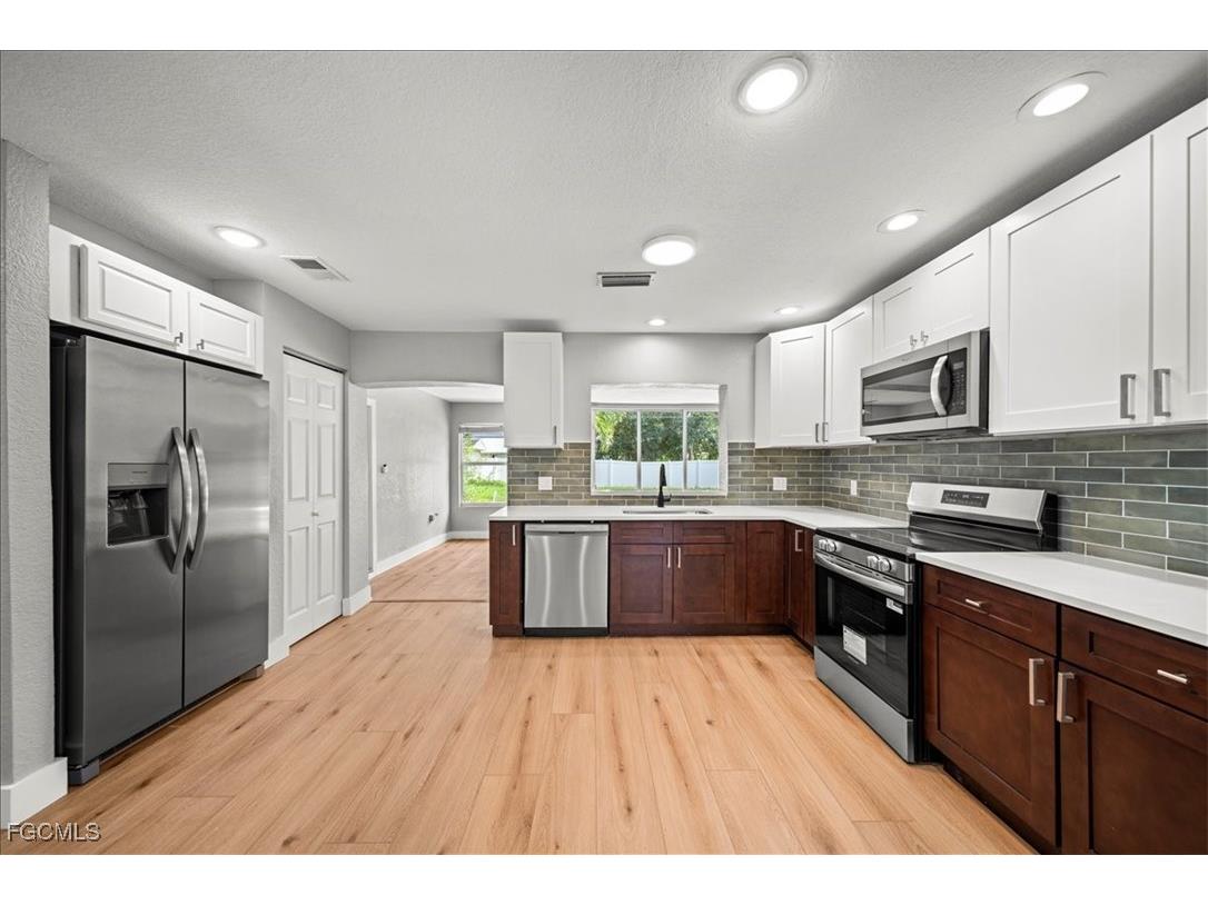 17042 Wayzata Court North Fort Myers FL 33917 2025010020 image8