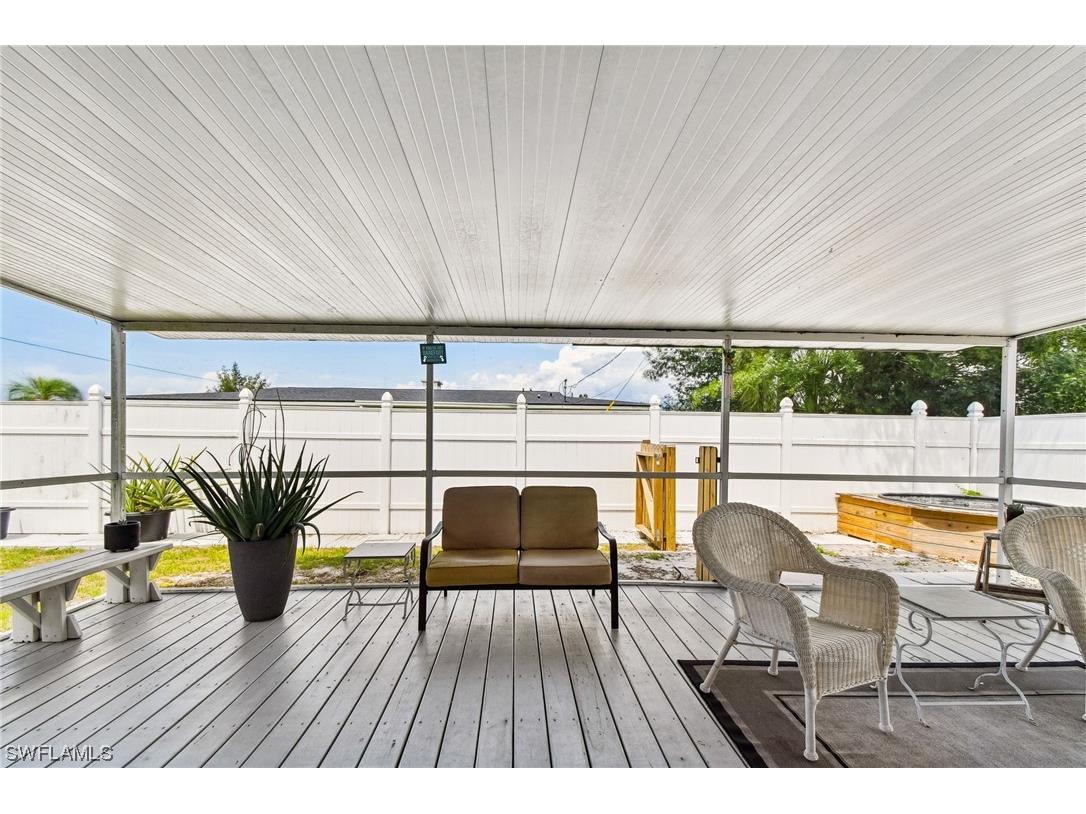1705 Bamboo Drive Venice FL 34293 223032576 image1