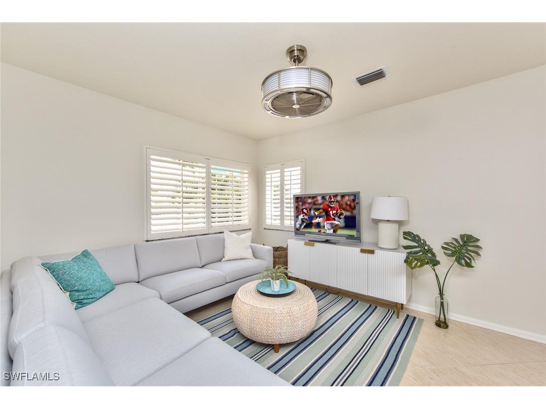 1705 Marsh Run Naples FL 34109 225056554 image21