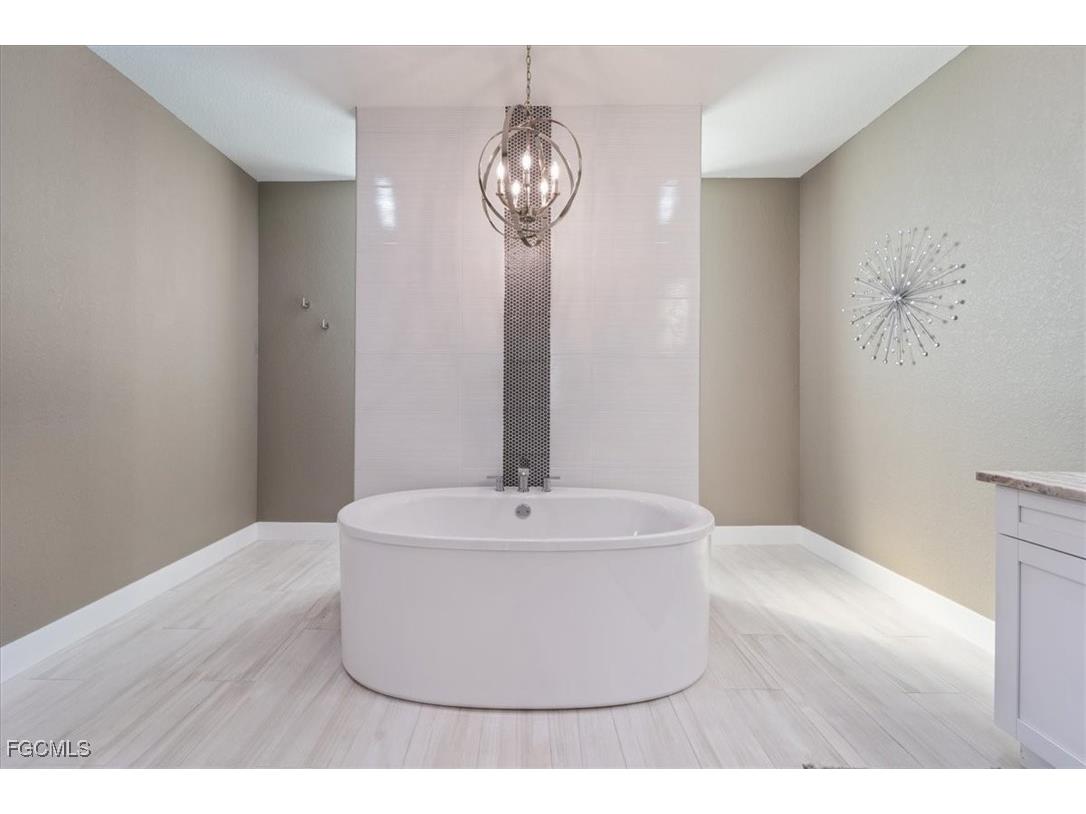 1705 SW 31st Lane Cape Coral FL 33914 2025015226 image17