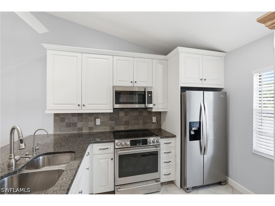 1706 Kings Lake Boulevard #203 Naples FL 34112 226022802 image2
