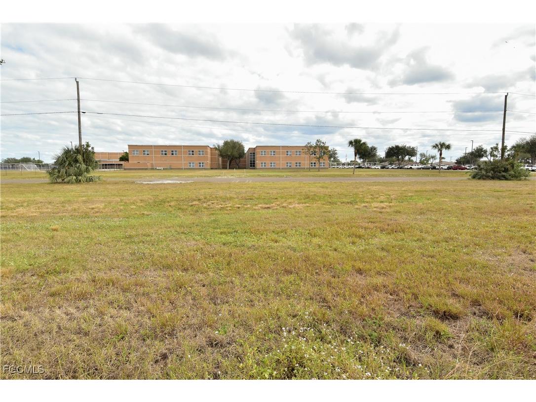 1706 NE 10th Place Cape Coral FL 33909 2025002120 image16