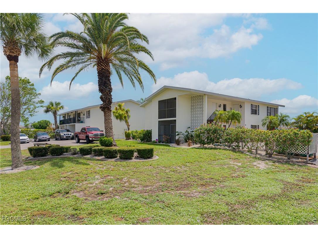 1706 Sandy Circle Cape Coral FL 33904 2025002816 image1