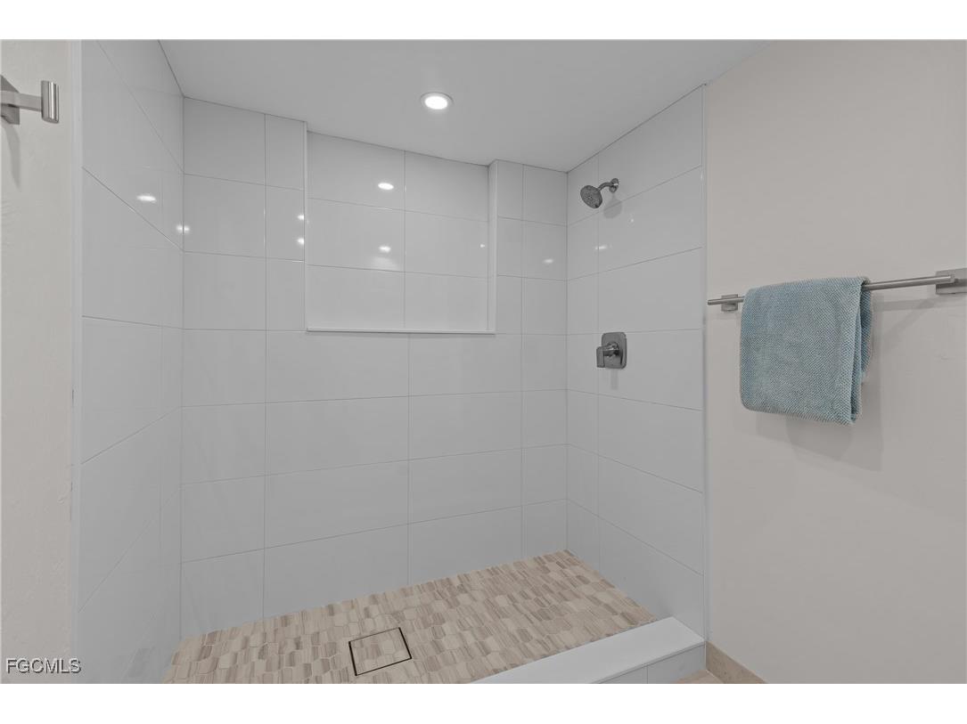 1706 Sandy Circle Cape Coral FL 33904 2025002816 image13