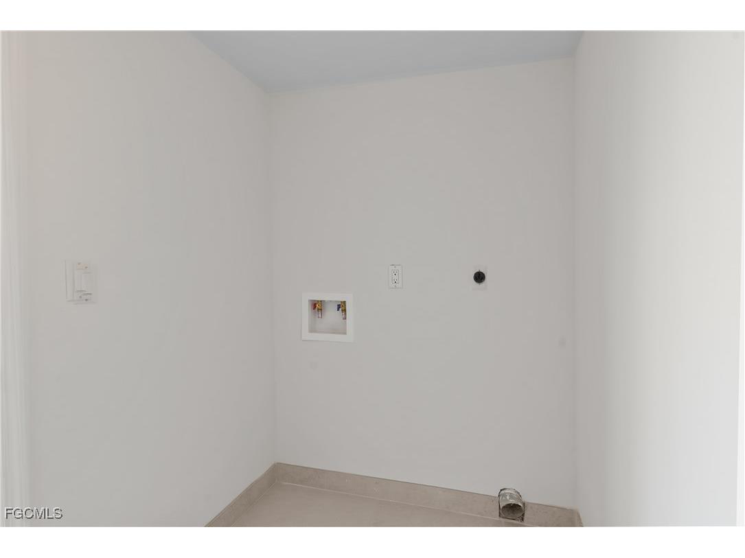 1706 Sandy Circle Cape Coral FL 33904 2025002816 image23