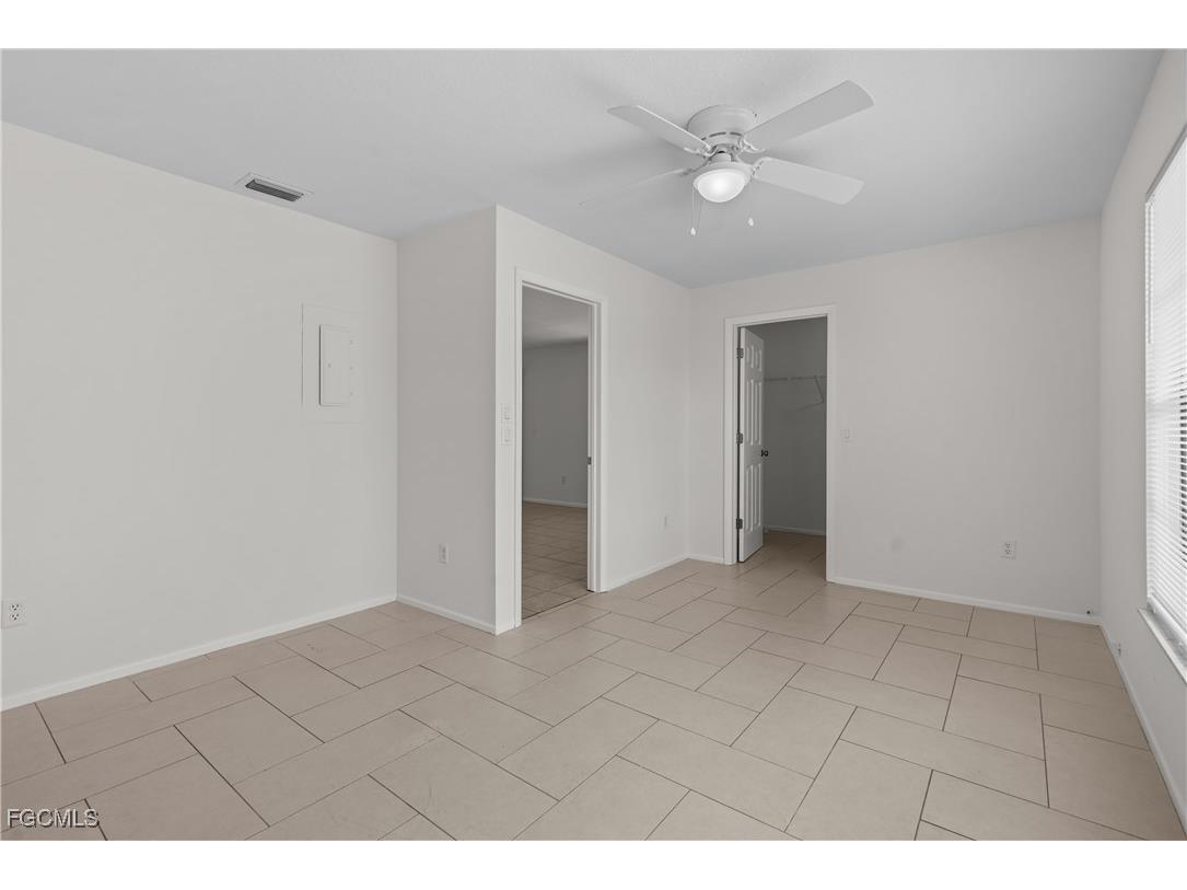 1706 Sandy Circle Cape Coral FL 33904 2025002816 image32