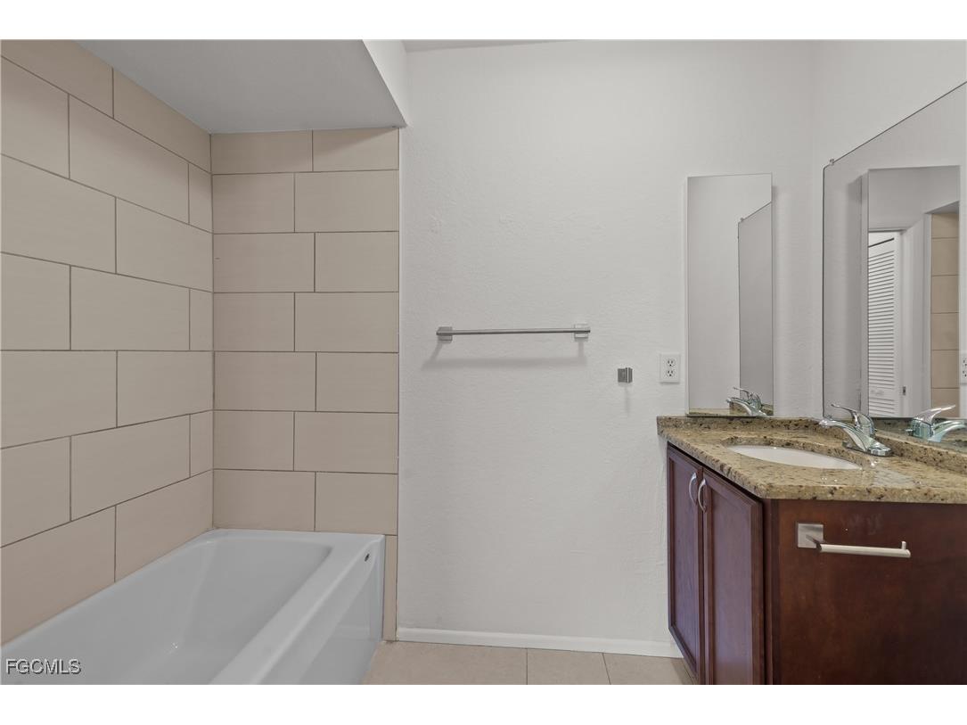 1706 Sandy Circle Cape Coral FL 33904 2025002816 image34