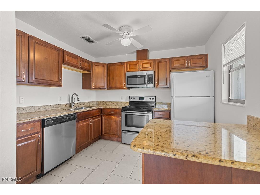 1706 Sandy Circle Cape Coral FL 33904 2025002816 image35