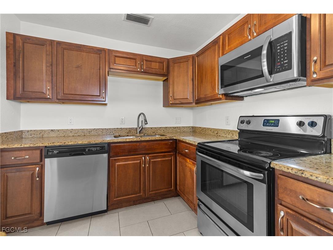 1706 Sandy Circle Cape Coral FL 33904 2025002816 image36