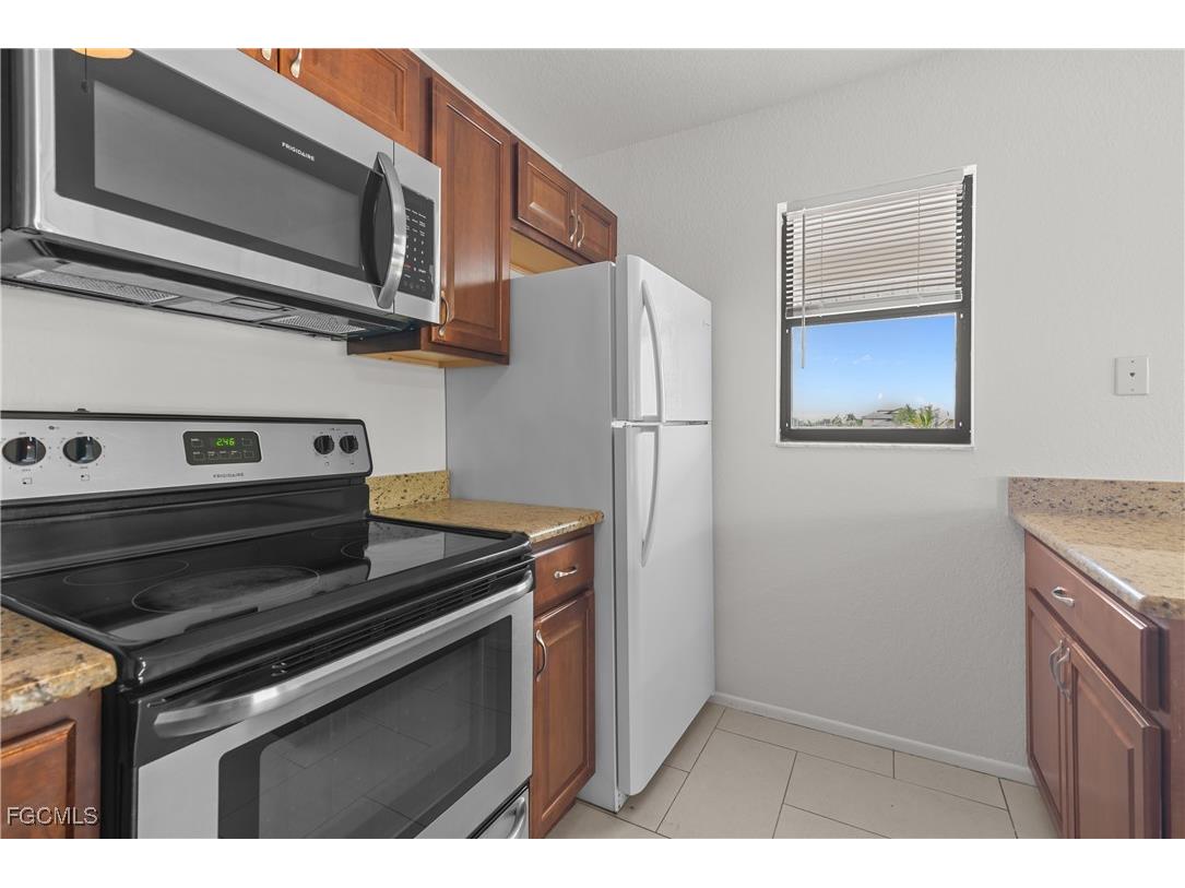 1706 Sandy Circle Cape Coral FL 33904 2025002816 image37