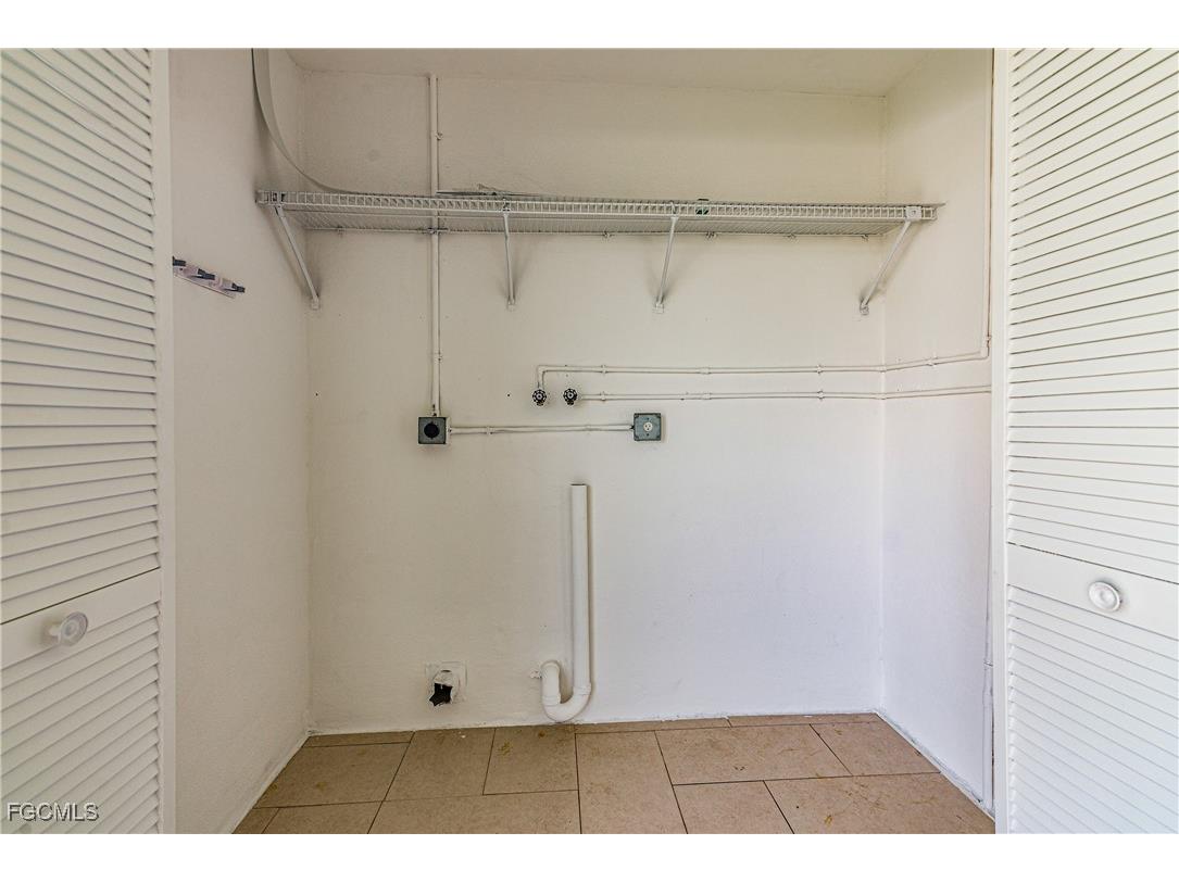 1706 Sandy Circle Cape Coral FL 33904 2025002816 image43