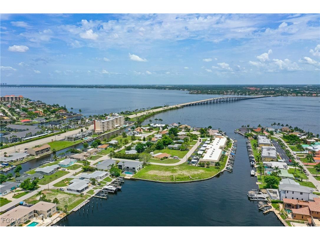 1706 Sandy Circle Cape Coral FL 33904 2025002816 image47