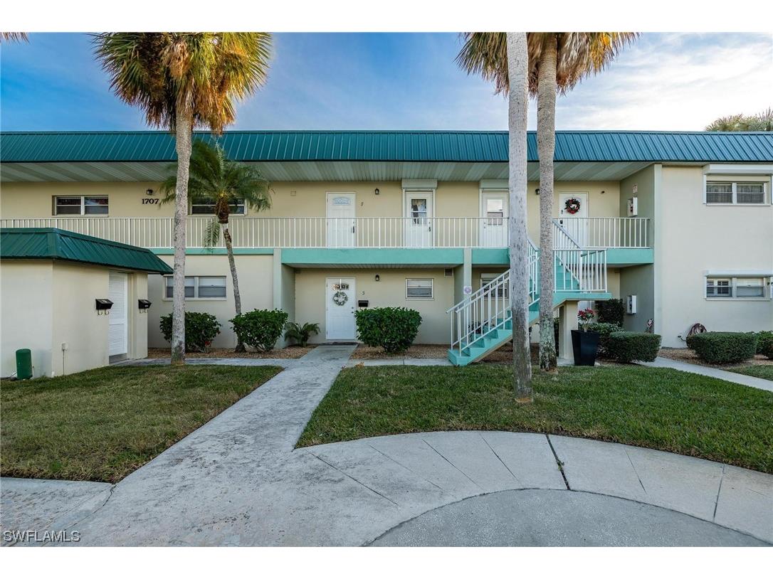 1707 Golf Club Drive #7 North Fort Myers FL 33903 223090855 image1
