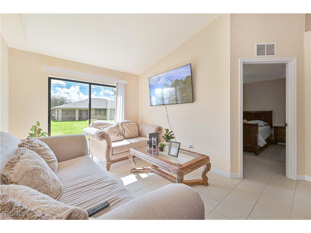 1705 & 1707 SW 1st Avenue Cape Coral FL 33991 2025006368 image10