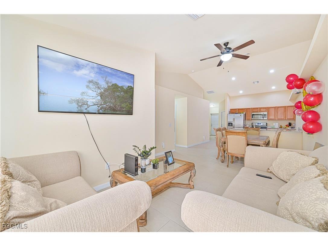 1705 & 1707 SW 1st Avenue Cape Coral FL 33991 2025006368 image11