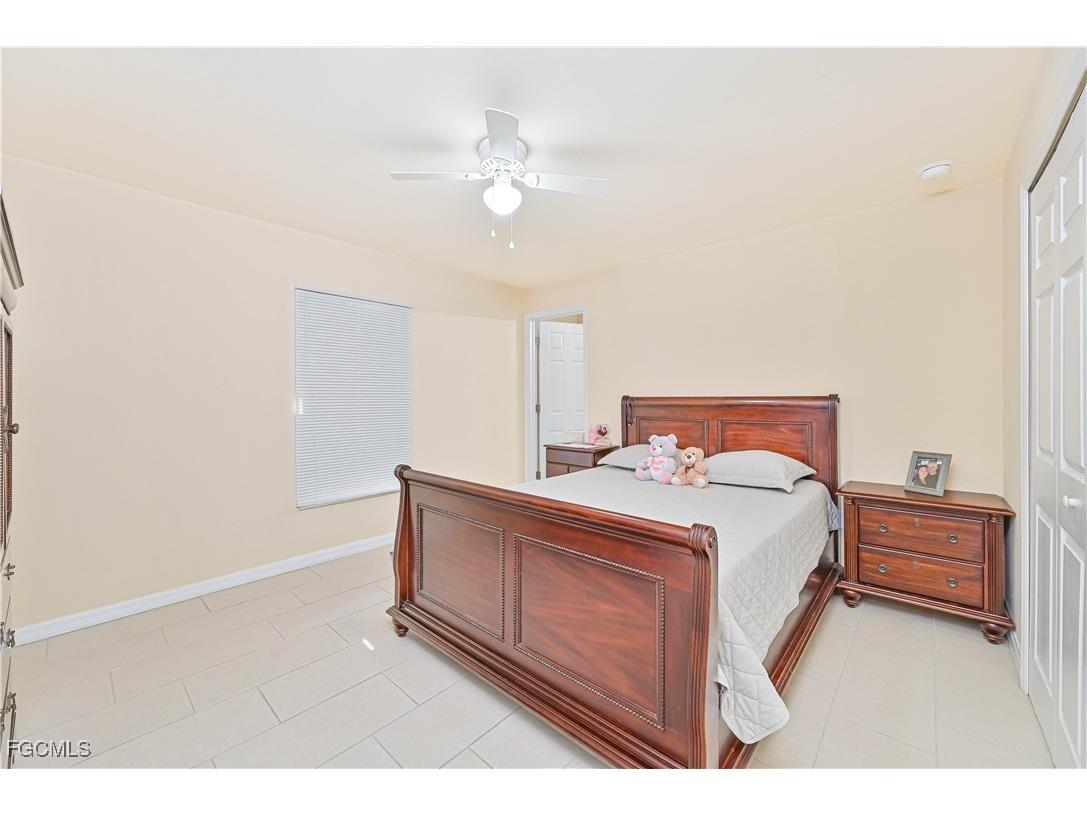1705 & 1707 SW 1st Avenue Cape Coral FL 33991 2025006368 image12