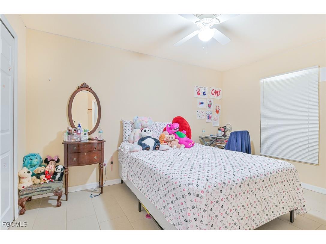 1705 & 1707 SW 1st Avenue Cape Coral FL 33991 2025006368 image16