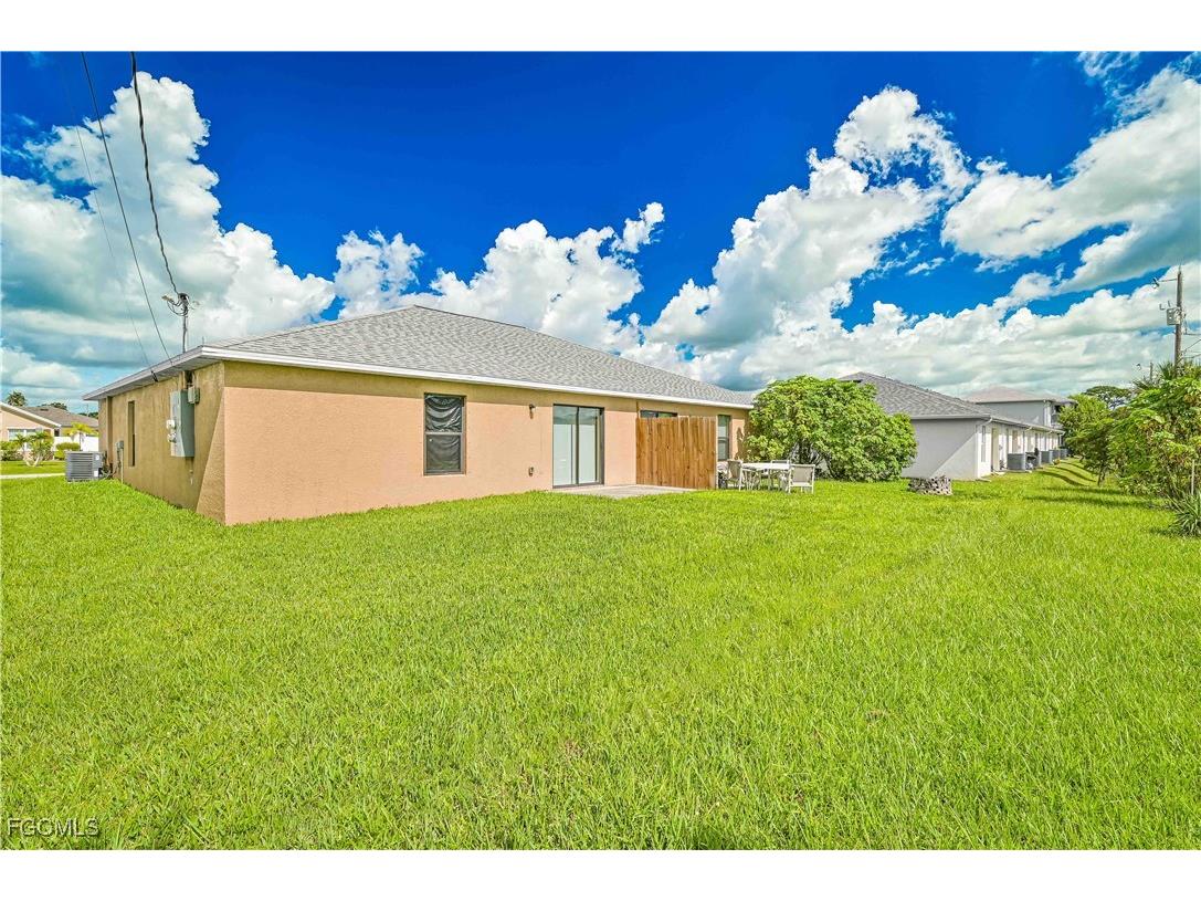 1705 & 1707 SW 1st Avenue Cape Coral FL 33991 2025006368 image34