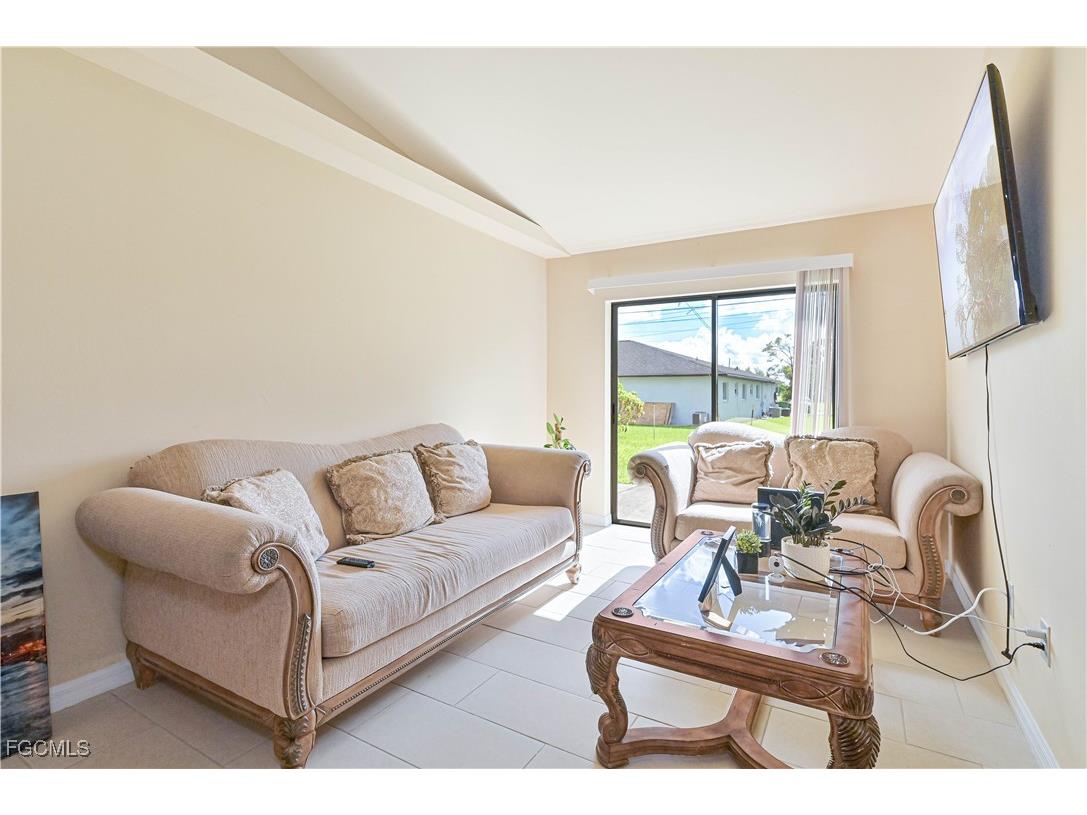 1705 & 1707 SW 1st Avenue Cape Coral FL 33991 2025006368 image9