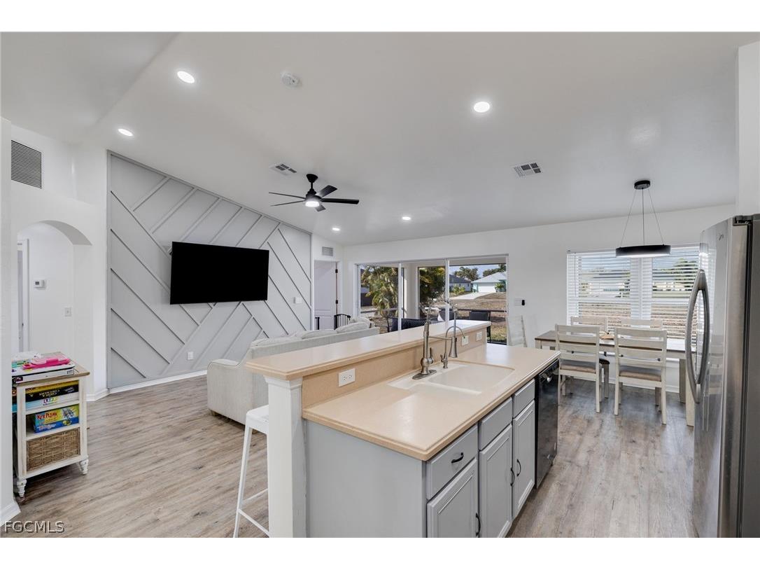 1707 SW 3rd Street Cape Coral FL 33991 2026009371 image3