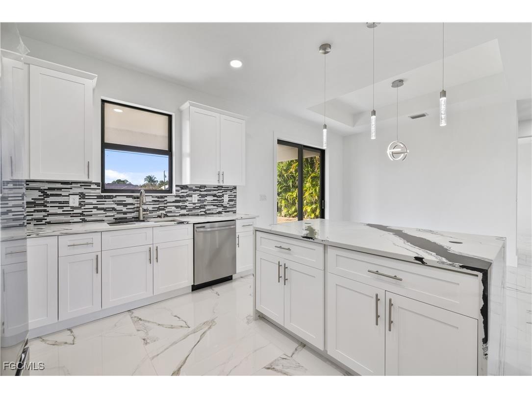 1708 El Dorado Boulevard N Cape Coral FL 33993 2026000585 image12