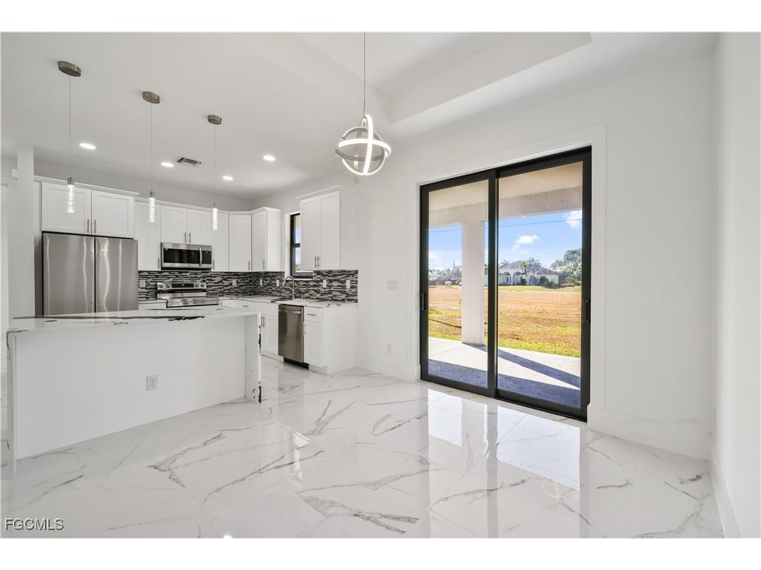 1708 El Dorado Boulevard N Cape Coral FL 33993 2026000585 image8