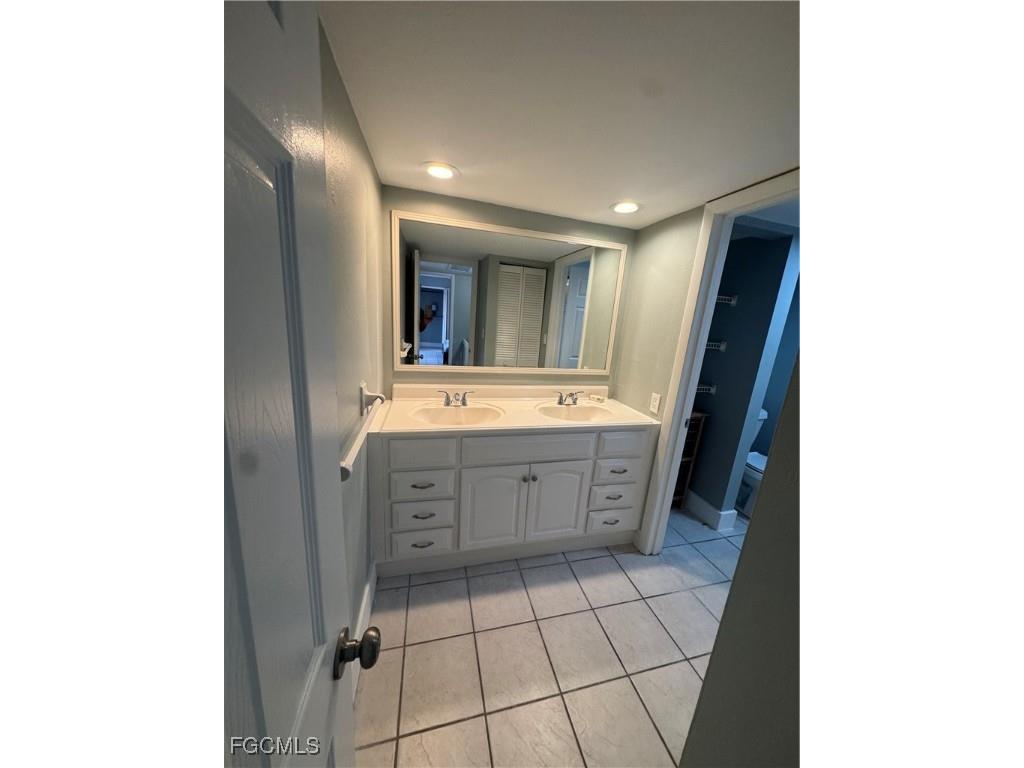 1708 Park Meadows Drive #4 Fort Myers FL 33907 2025017004 image17